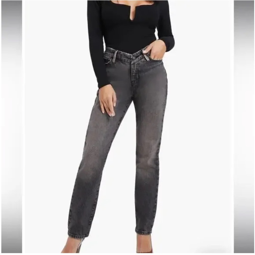 C20 Good American Good Curve Black Straight Twist Slit Jeans